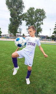 deelnemer in actie met het DG-Sportivo tenue